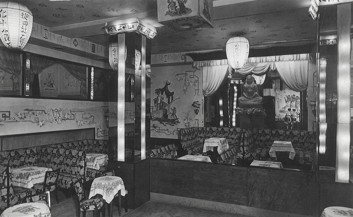 A központi terem, középen a Buddha-szoborral, 1940-es évek eleje