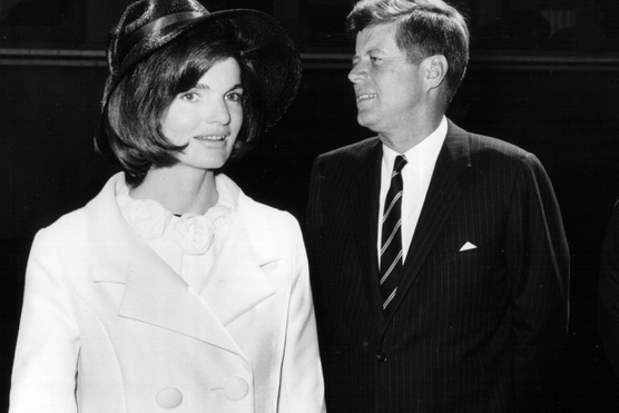 Jackie Kennedy és a 80-as évek: íme, a kabátok elmúlt 100 éve!