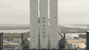 Látványos videó készült a SpaceX új óriásrakétájáról