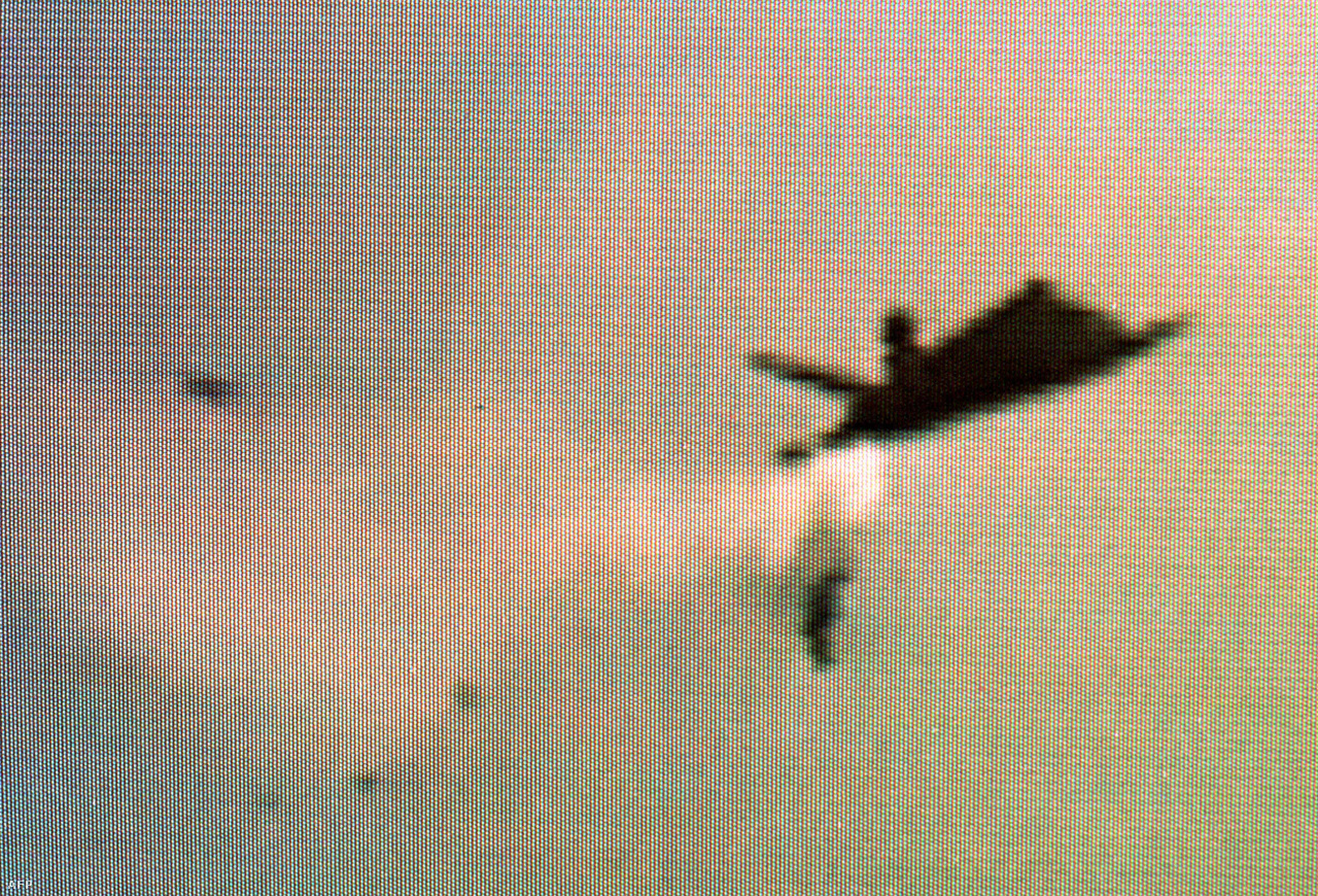 1997. szeptember 14. Egy baltimore-i légishow-n lezuhant egy F-117-es, miután a jobb szárnya egyszerűen levált a gép törzséről. A pilóta szerencsére épségben katapultált, a balesetben nem sérült meg senki. A vizsgálat később megállapította, hogy néhány hiányzó szegecs okozta a szerkezeti hibát, ami miatt odaveszett a gép. Szolgálati ideje alatt ezen kívül még öt balesetben semmisült meg F-117-es.