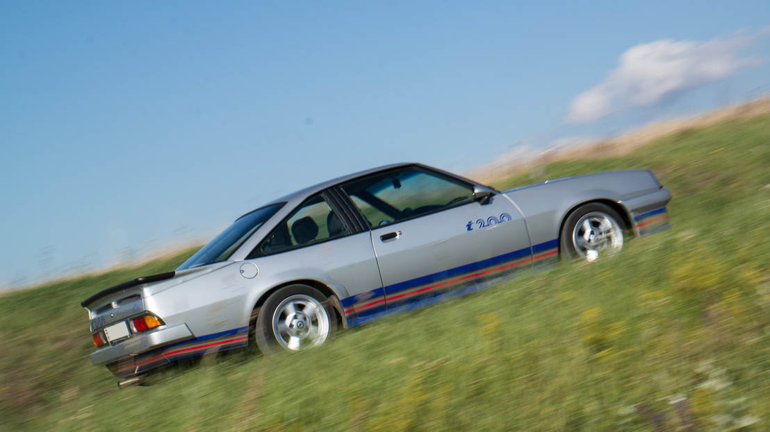 Az i200 adta az Opel Manta versenyautók alapját