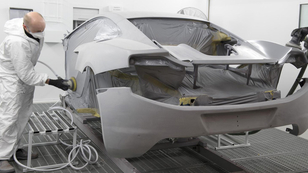 Így készül egy McLaren sportkocsi