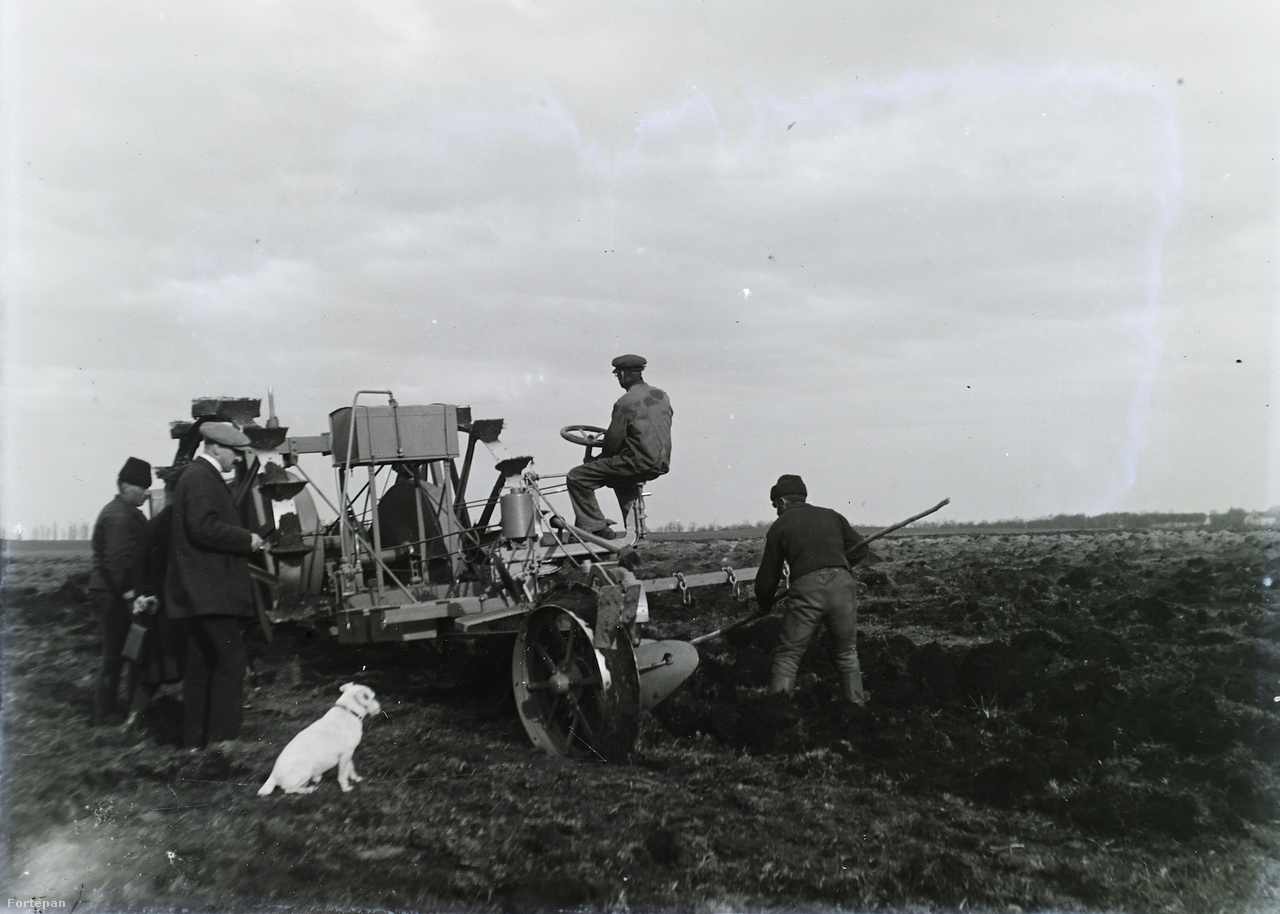 Gépi szántás az első világháború előtt, 1914 körül.