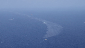 Salgótarján méretű olajfolt maradt a tengeren az iráni tanker katasztrófája után