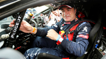 Carlos Sainz nyerte a Dakart