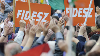 Továbbra is toronymagasan vezet a Fidesz, erősödött a Jobbik