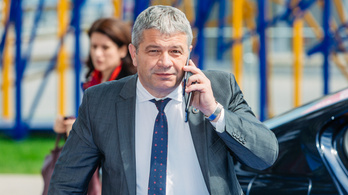 Repülőn élesztett újra egy utast a román egészségügyi miniszter