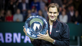 A tornagyőzelemmel ünneplő Federer átvette a világranglista vezetését