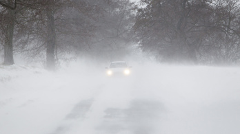 A magyar autósok nyögik a havazást