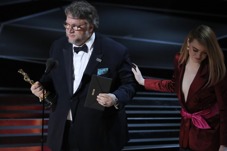 Guillermo del Toro kapta a legjobb rendezőnek járó Oscart A víz érintéséért