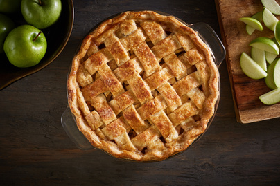 Elronthatatlan, karamellás almás pite: így lesz igazán omlós a tészta