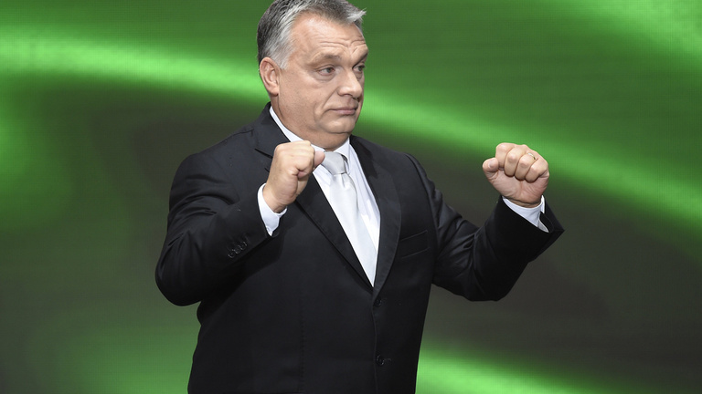 Élesedik egy új választási szabály, amely Orbán kezére játszik