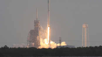 Óriási lyukat ütött a SpaceX az ionoszférába