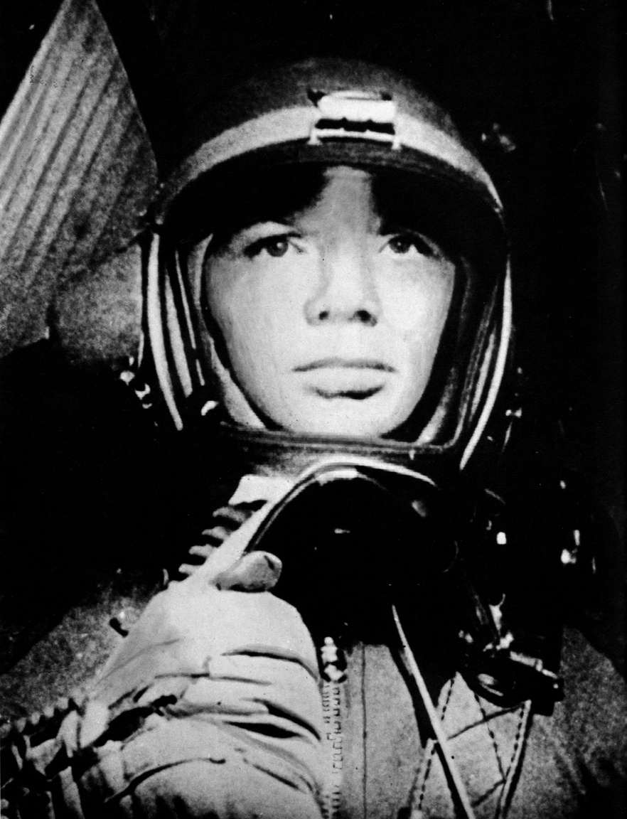 Gagarin, a fiatal vadászpilóta 1957-től 1960-ig MiG-15-ös sugárhajtású gépekkel repült.
