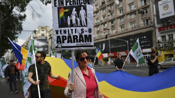 Népszavazást tartanak Romániában az azonos neműek házassága ellen