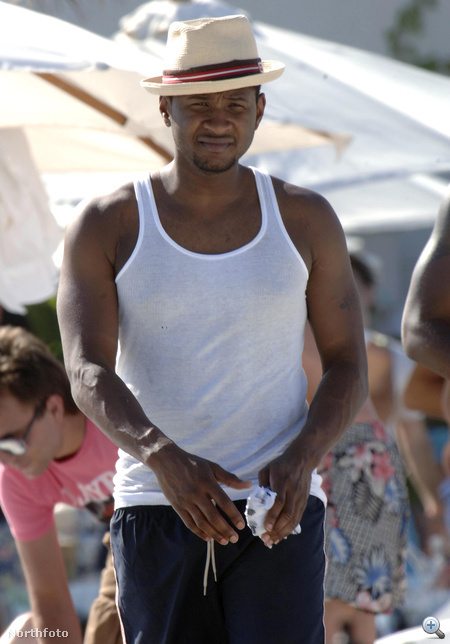 Így strandolt Usher 2005-ben