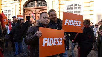 A Fidesz tartja magát, az LMP be se kerülne a parlamentbe
