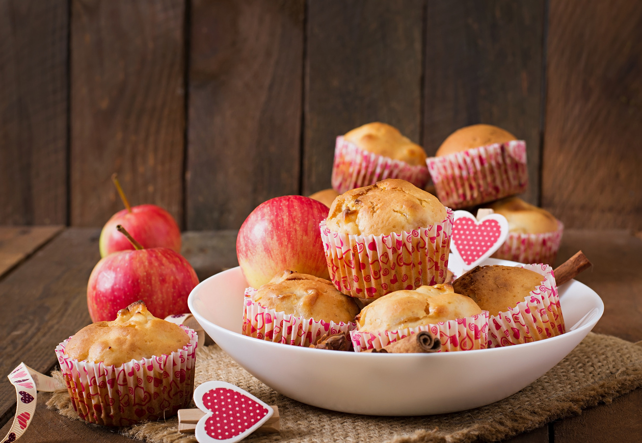 Diétás almás-fahéjas zabkorpás muffin | Cupcake recipes, Food, Recipes