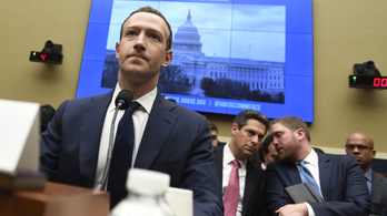 Teljesen sarokba szorították Zuckerberget a szenátorok