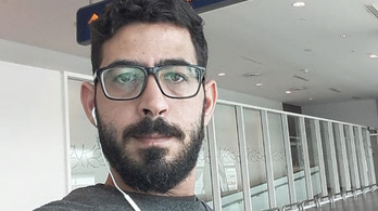Egy hónapja egy tranzitváróban él egy szíriai férfi