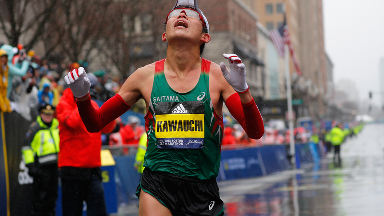 A szenvedőművész maratonista ítéletidőben lett népi hős