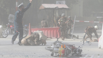 Robbantottak, majd az odaérkezők között újra robbantottak Kabulban
