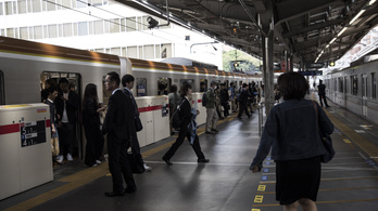Megbocsáthatatlan bűnt követett el egy japán vasúttársaság