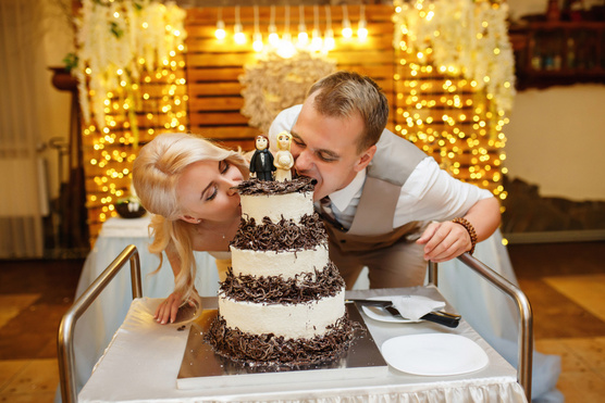 Így (ne) válassz esküvői tortát!