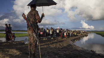 Rohingja tömegmészárlást tártak fel, nők és gyerekek is az áldozatok között