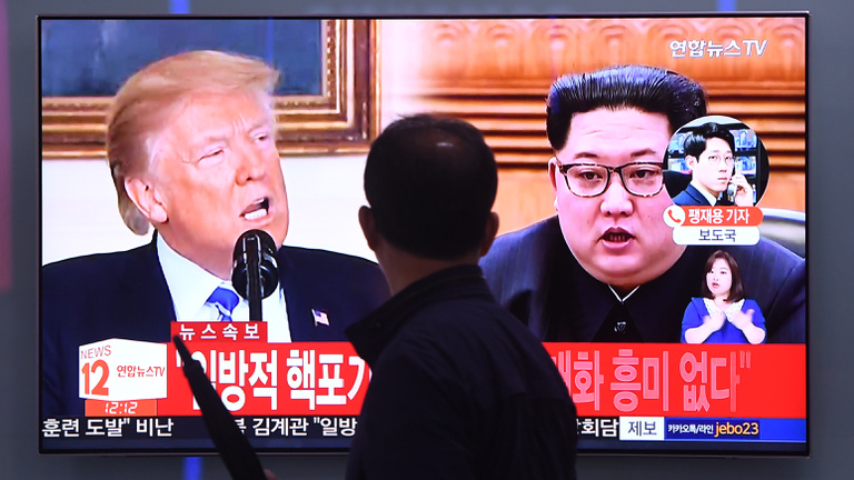 Most akkor Trump csicskáztatja Kimet, vagy Kim Trumpot?
