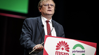 Hiller nem indul újra az MSZP választmányi elnöki posztjáért
