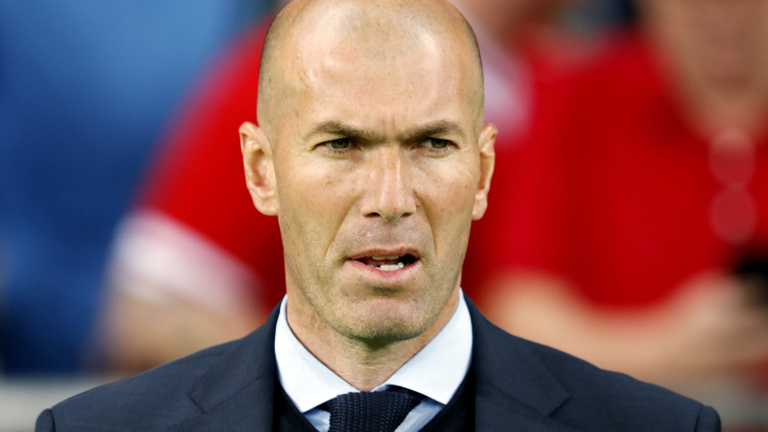 Zidane lemondott