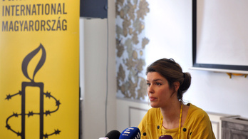 Elfáradt, távozik a magyar Amnesty vezetője