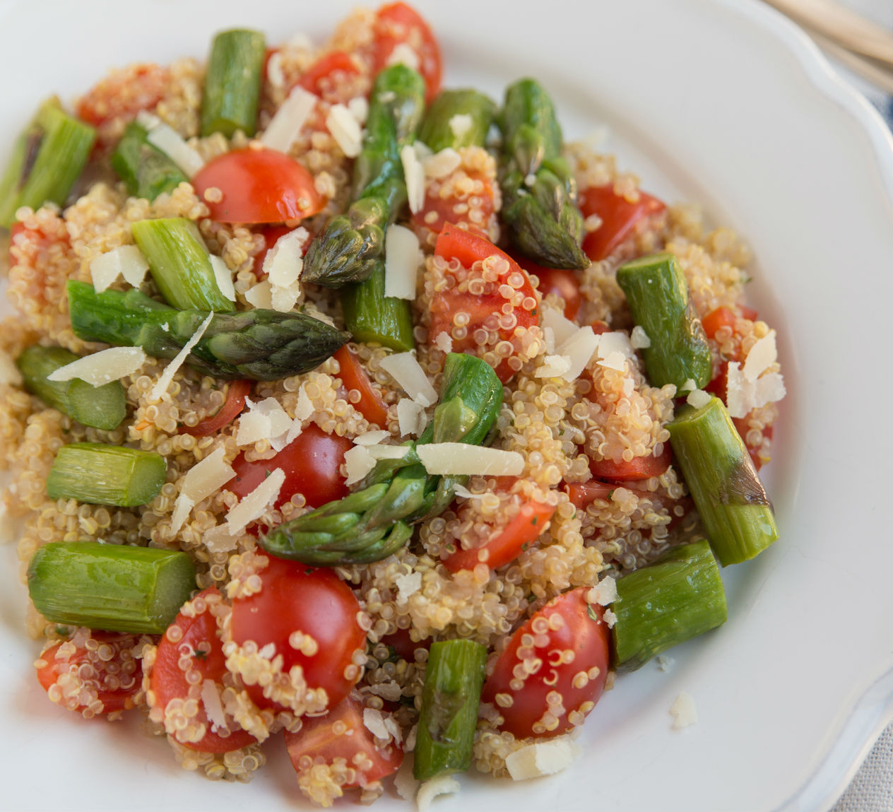 Karcsúsító, paradicsomos quinoasaláta: isteni, mediterrán vacsora, amivel jóllakhatsz