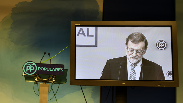 Megbuktatták a spanyol kormányfőt