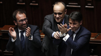 Megvan a rebellis olasz kormány, itt a „harmadik köztársaság”