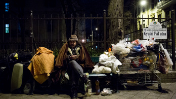 Indulhat a háború az utcai hajléktalanság ellen