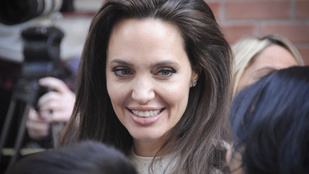 Angelina Jolie elveszítheti a gyermekei felügyeleti jogát