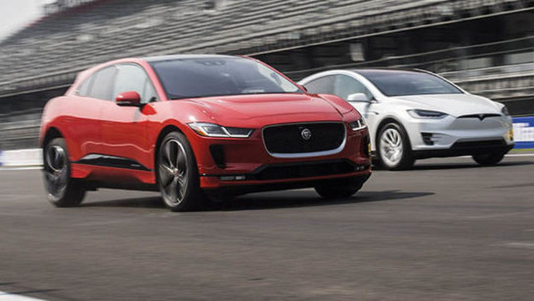 Mit tud a Jaguar, amit a Tesla nem?