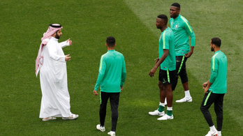 Sok volt a sejknek Putyin kézfogása: büntetik a szaúdi játékosokat a 0-5-ért