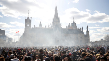 Kanadában teljesen legális lett a marihuána