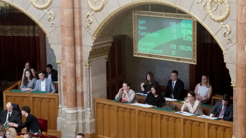 A Jobbik megszavazta a Fidesszel az alaptörvény módosítását