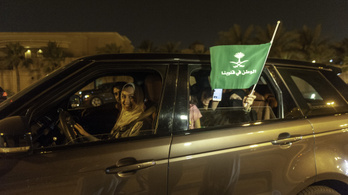 Újra vezethetnek a nők Szaúd-Arábiában