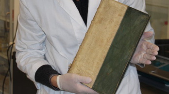Mérgező köteteket találtak egy dániai könyvtárban