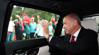 Beiktatták Erdogant Törökországban