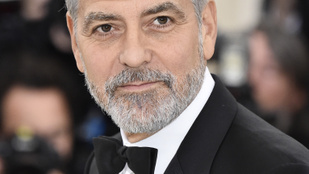 George Clooney balesetet szenvedett, mentő vitte kórházba