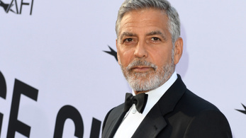 George Clooney óriásit esett a motorjával