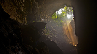 Turisták lephetik el a thaiföldi barlangot