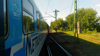 Egymással szemben álló vonatok miatt óriási késések a Vác-Budapest vonalon