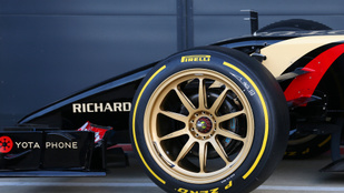 F1: jönnek a pimpelt felnik, megy a gumimelegítő párna